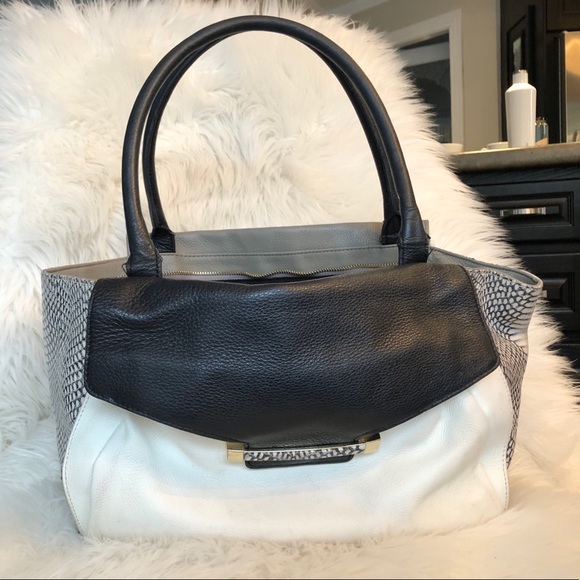 Vince Camuto leather purse, GUC - Picture 3 of 15